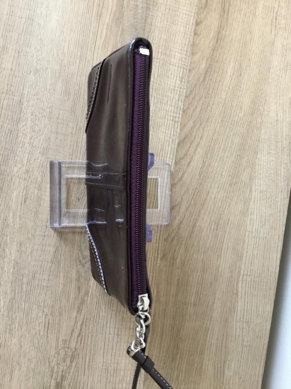 Vintage Coach Patent Leather Wristlet Dark Burgundy, Contrast Stitching - Picture 4 of 8